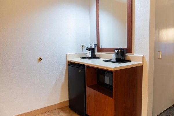 La Quinta by Wyndham Bannockburn-Deerfield image 10