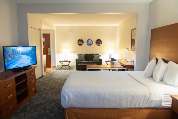 La Quinta by Wyndham Bannockburn-Deerfield image 11