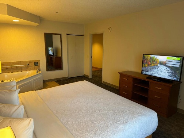 La Quinta by Wyndham Bannockburn-Deerfield image 38