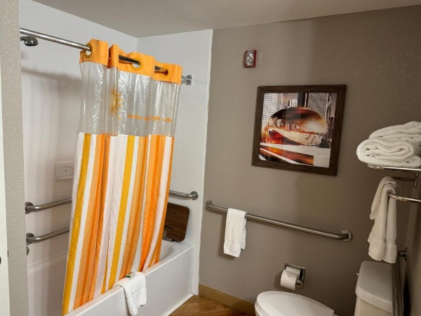 La Quinta by Wyndham Bannockburn-Deerfield image 49