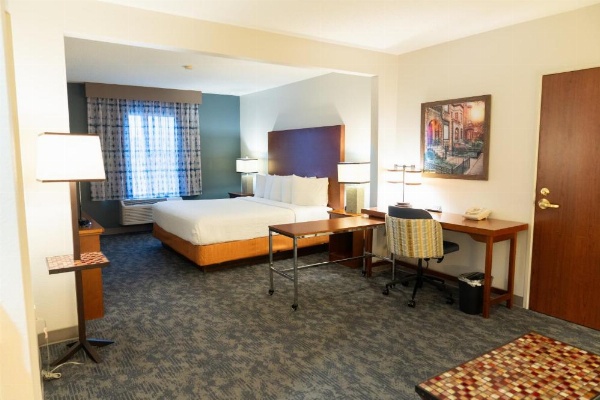 La Quinta by Wyndham Bannockburn-Deerfield image 53